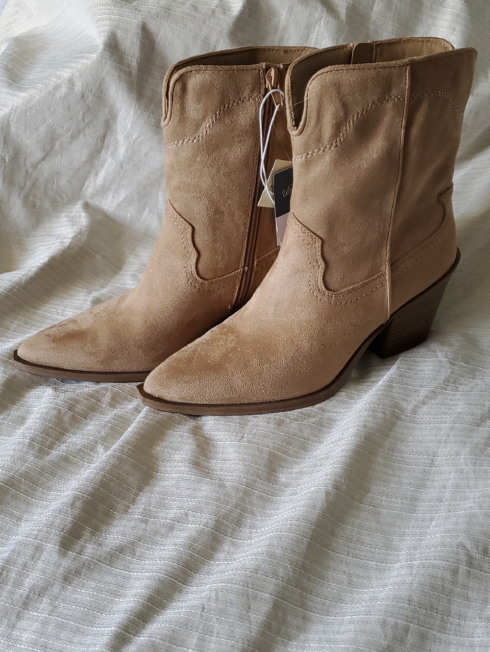 Universal Thread Dallas Heelee Western Ankle Boot